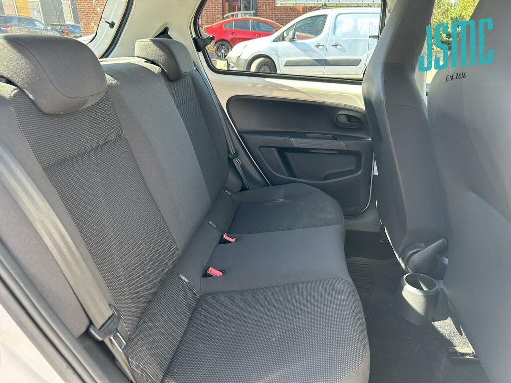 Volkswagen Up 1.0 Move Up 59 Bhp Red #7