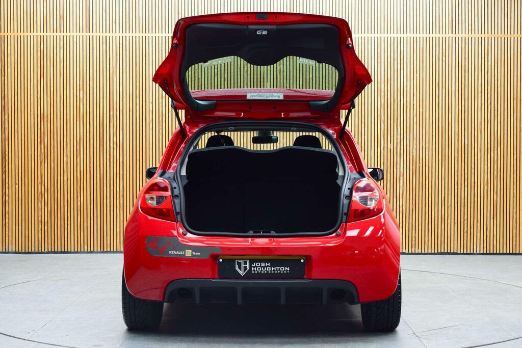 Renault Clio 2.0 16V Renaultsport F1 Team Red #6