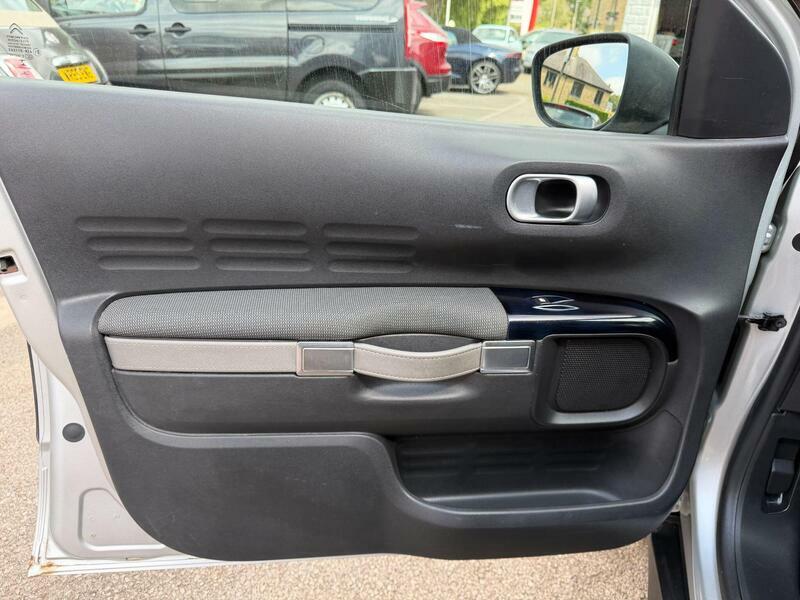 Citroen C4 Cactus Bluehdi Feel 98 Black #18