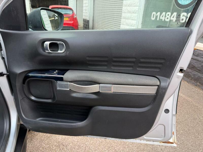 Citroen C4 Cactus Bluehdi Feel 98 Black #16