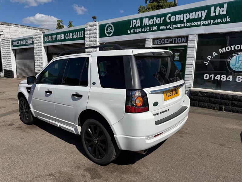 Land Rover Freelander 2 2.2-td4-dynamic-suv-5dr-diesel-manual-4wd-euro-5- White #3