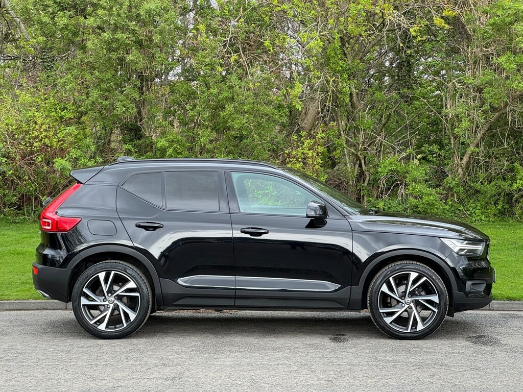 Volvo XC40 2.0 D3 R Design Pro Black #2
