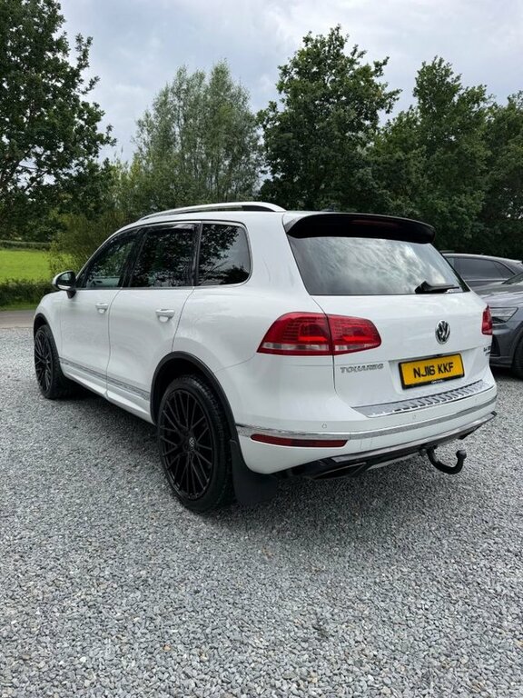 Volkswagen Touareg 2016 3.0 Tdi V6 Bluemotion Tech R-line Suv Die NJ16KKF White #4
