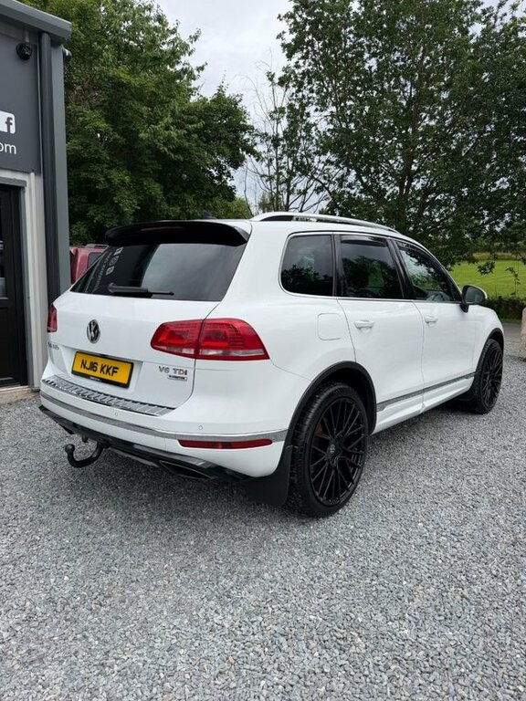 Volkswagen Touareg 2016 3.0 Tdi V6 Bluemotion Tech R-line Suv Die NJ16KKF White #2