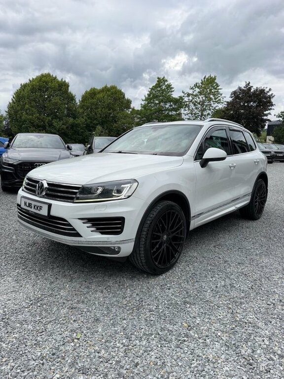 Volkswagen Touareg 2016 3.0 Tdi V6 Bluemotion Tech R-line Suv Die NJ16KKF White #3