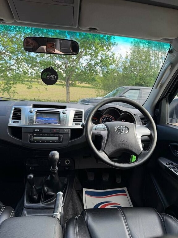 Toyota HILUX 2015 3.0 D-4d Invincible Pickup Double Cab Die White #5