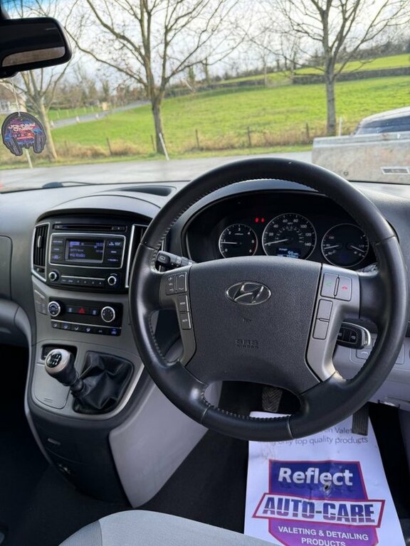 Hyundai I800 2017 2.5 Crdi Se Mpv Euro 6 136 White #5