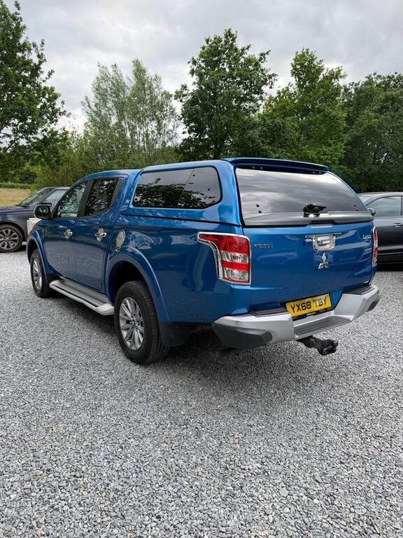 Mitsubishi L200 2018 2.4 Di-d Dc Barbarian Pickup Double Cab D Blue #4