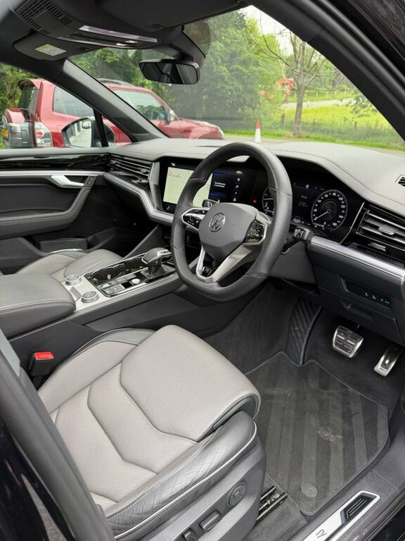 Volkswagen Touareg 2022 3.0 Tdi V6 Black Edition Suv Tiptr FN22PDZ Black #5