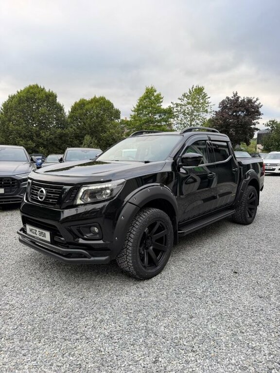 Nissan Navara 2019 2.3 Dci N-guard Pickup Double Cab Black #3