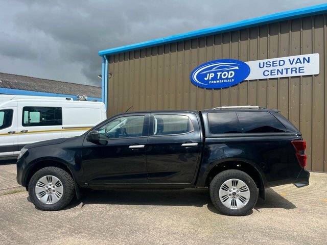 Isuzu D-Max Pickup Black #6