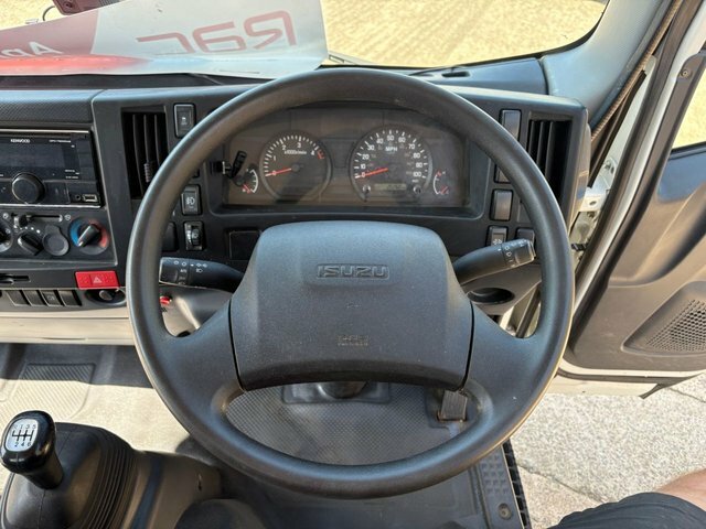 Isuzu Grafter N35.125t Utility Cab White #15