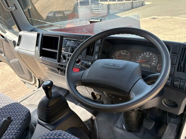 Isuzu Grafter N35.125t Utility Cab White #12