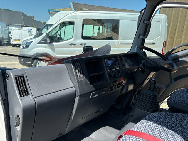 Isuzu Grafter N35.125t Utility Cab White #8