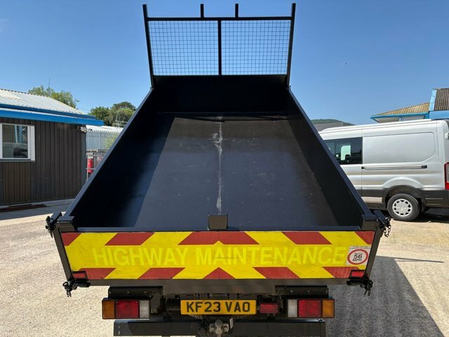 Isuzu Grafter N35.125t Utility Cab White #4