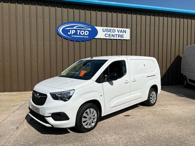 Vauxhall Combo Mpv White