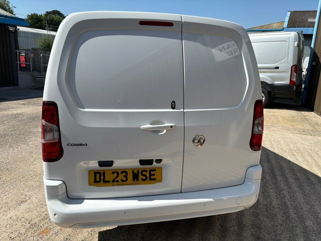 Vauxhall Combo Mpv White #5