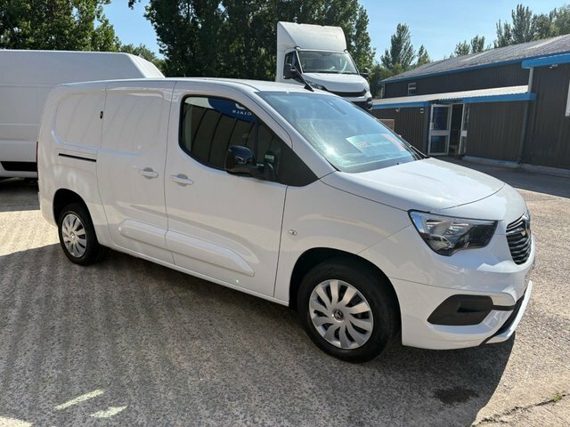 Vauxhall Combo Mpv White #3
