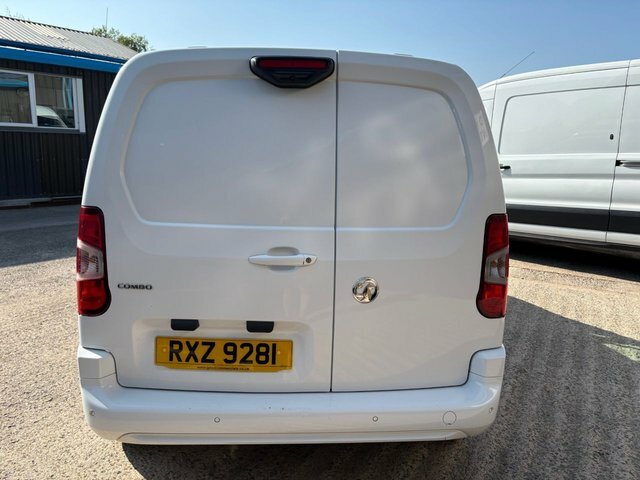Vauxhall Combo Mpv White #5