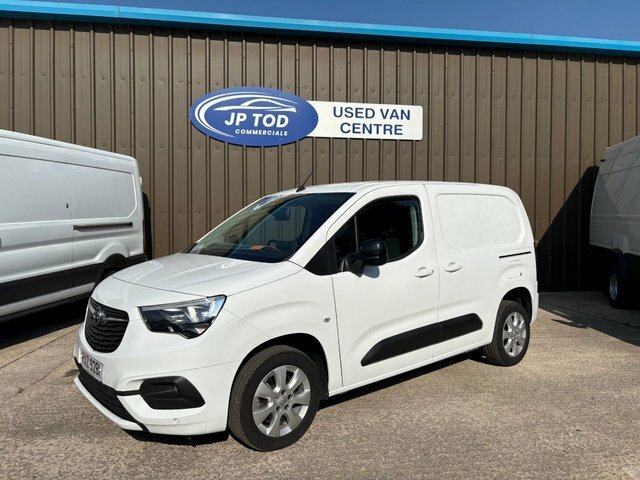 Vauxhall Combo Mpv White