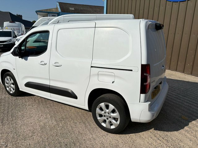 Vauxhall Combo Mpv White #6