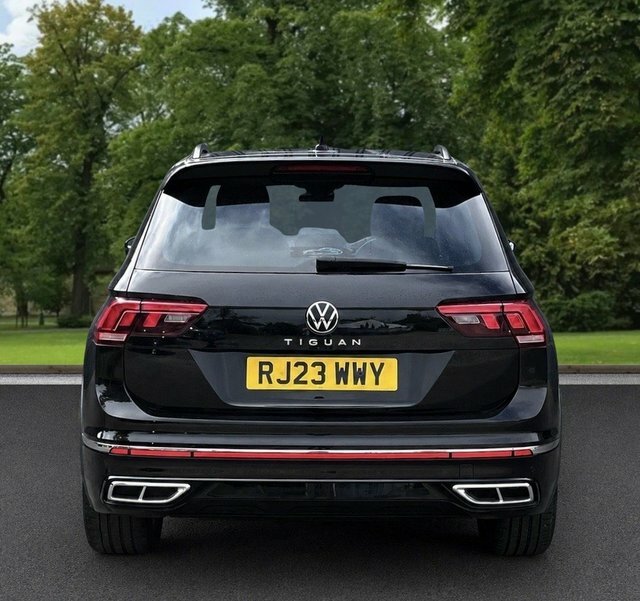 Volkswagen Tiguan 2023 1.5 Tsi R-line Edition Suv Dsg Eur RJ23WWY Black #5