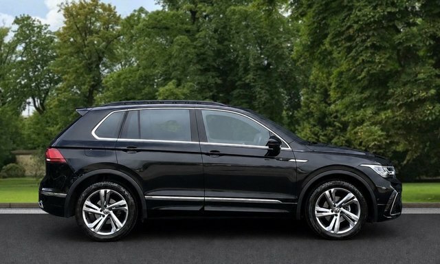 Volkswagen Tiguan 2023 1.5 Tsi R-line Edition Suv Dsg Eur RJ23WWY Black #4