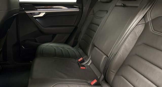 Volkswagen Touareg Black Edition Black #7