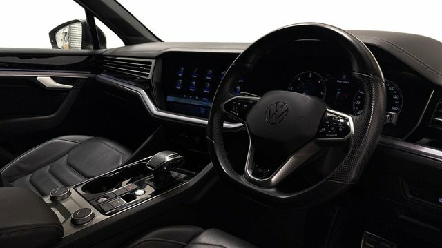 Volkswagen Touareg 2021 3.0 Tdi V6 Black Edition Suv Tiptr Black #4