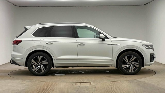 Volkswagen Touareg 2020 3.0 Tdi V6 R-line Tech Suv Tiptron White #2