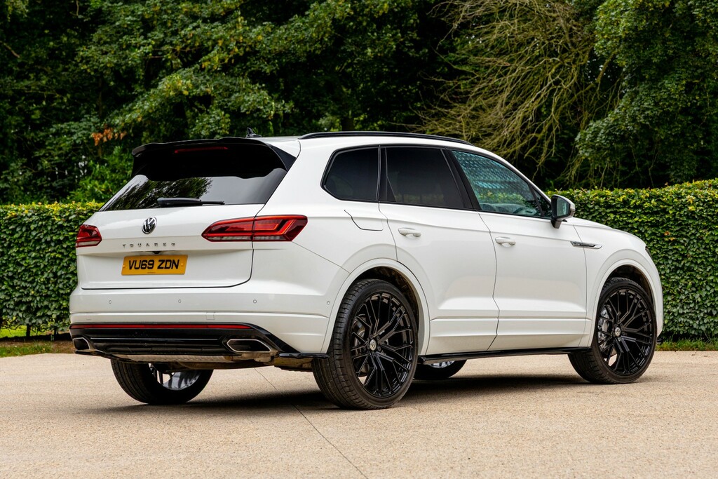 Volkswagen Touareg Suv 3.0 Tdi V6 R-line Tech 2019 White #2