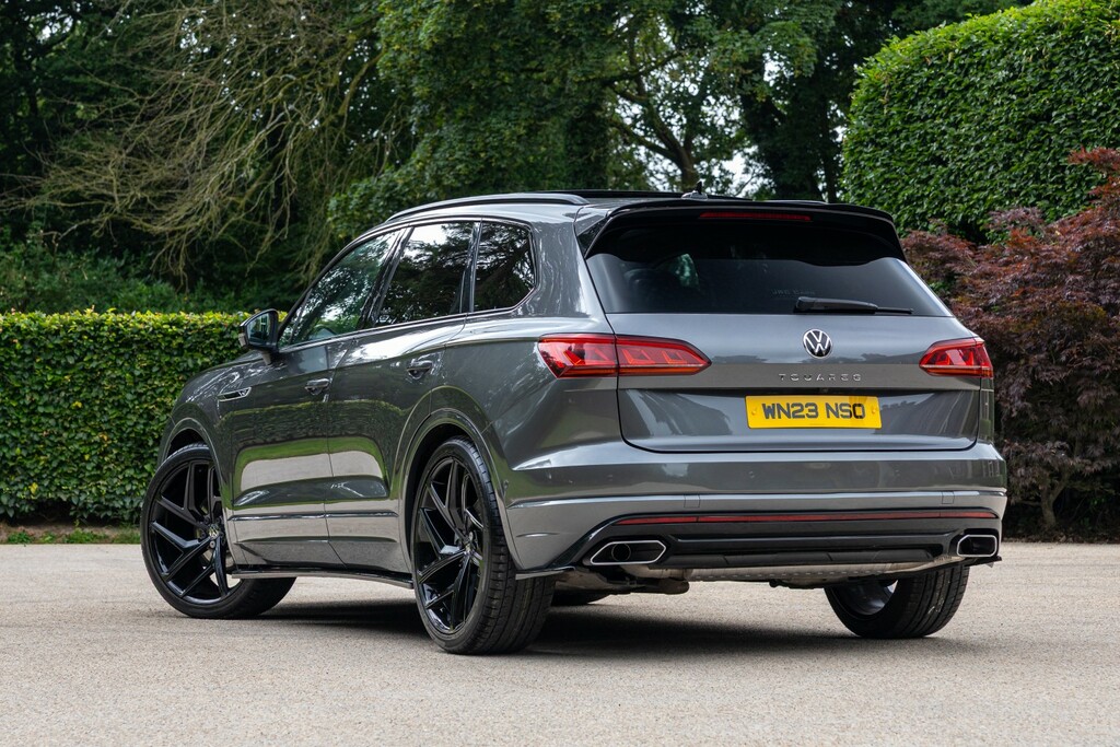 Volkswagen Touareg Suv 3.0 Tdi V6 Black Edition 2023 Grey #2