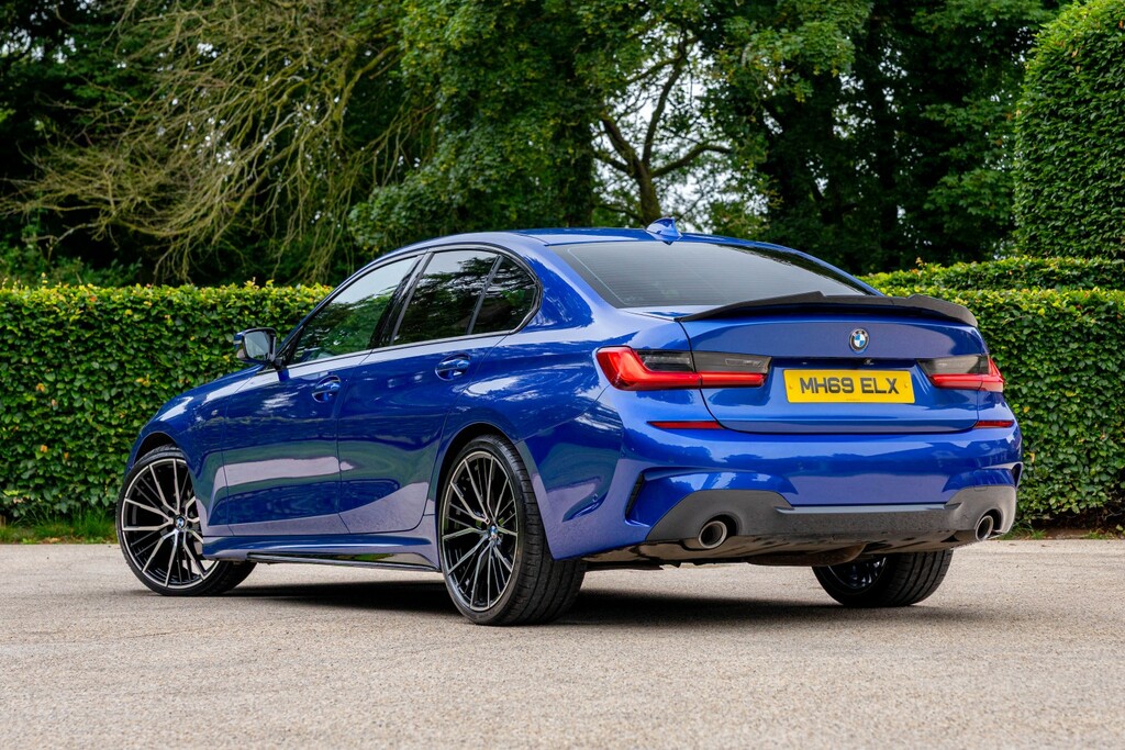 BMW 3 Series Saloon 2.0 320D M Sport Saloon 2020 MH69ELX Blue #2