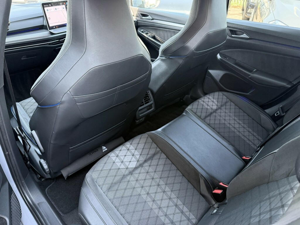 Volkswagen Golf Hatchback 1.5 Tsi R-line 2024 PK74LCL Grey #6