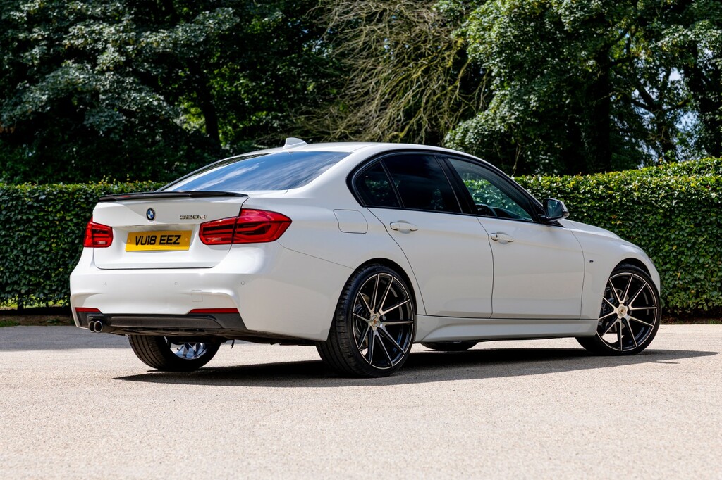 BMW 3 Series Saloon 2.0 320D M Sport Saloon 2018 VU18EEZ White #5