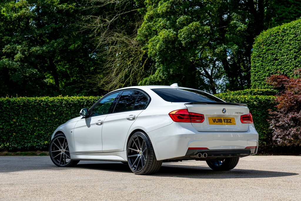 BMW 3 Series Saloon 2.0 320D M Sport Saloon 2018 VU18EEZ White #2