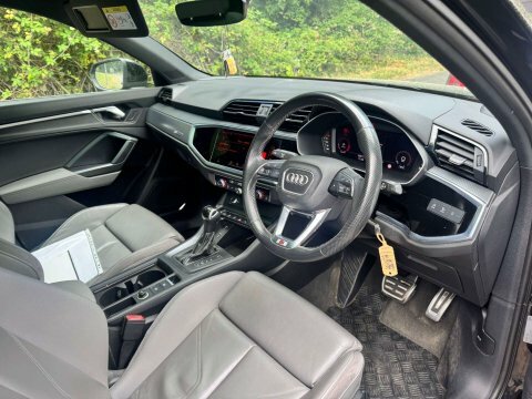 Audi Q3 1.5 Q3 S Black #2