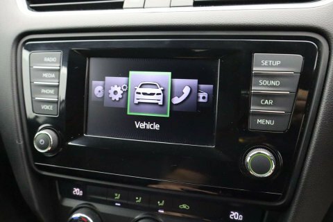 Skoda Octavia 1.6 Tdi Cr Elegance Dsg 5-Door Estate Grey #47