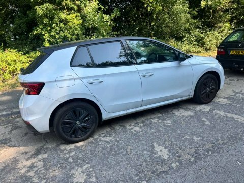 Skoda Fabia 1.0 Fabia Colour White #5