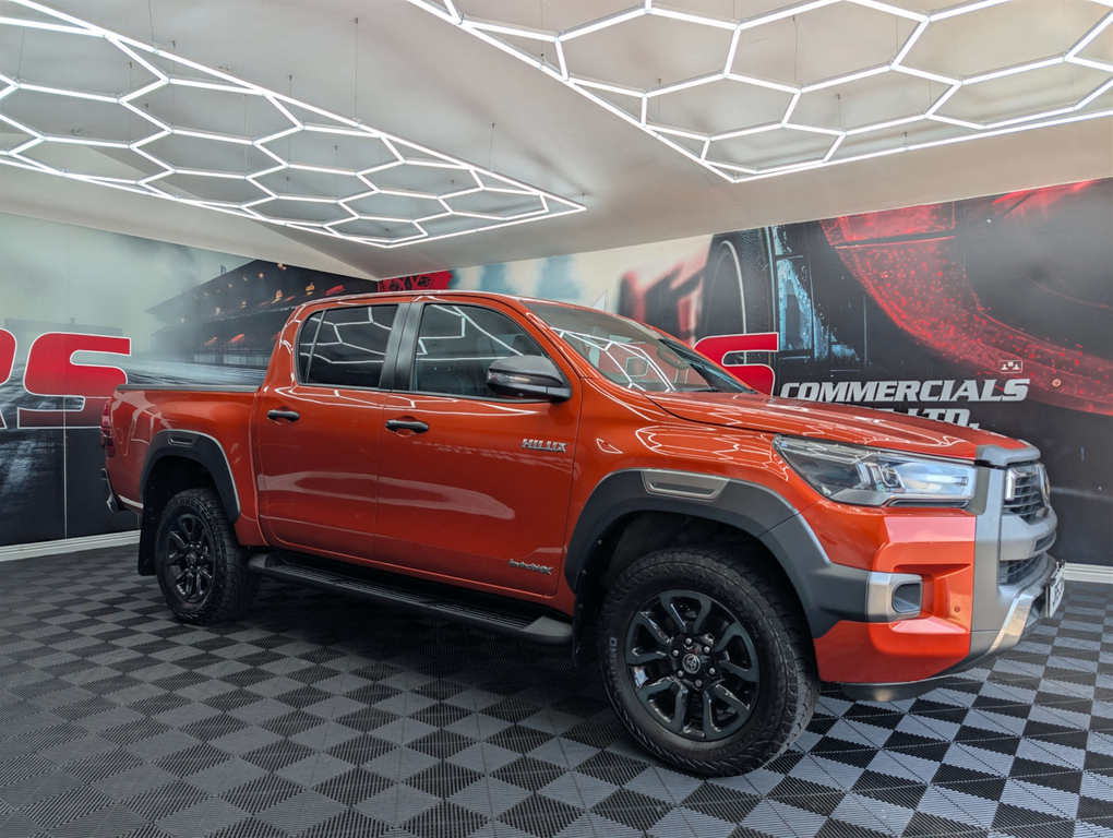 Toyota HILUX Hi-luxury Invincible X D-4d 4Wd Double Cab 4W