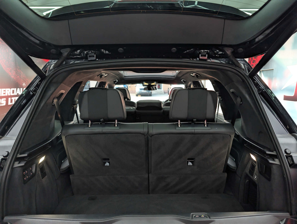 BMW X7 Xdrive M60i Step Ultimate Pack Black #56
