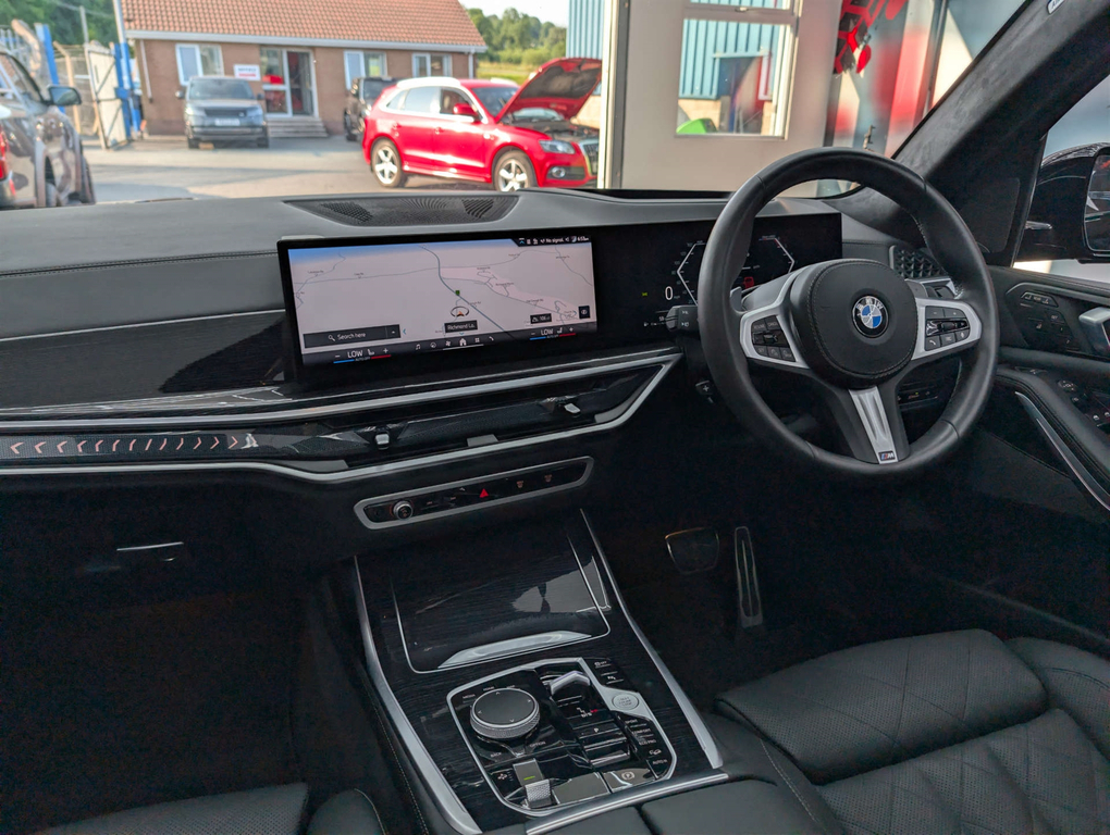 BMW X7 Xdrive M60i Step Ultimate Pack Black #27