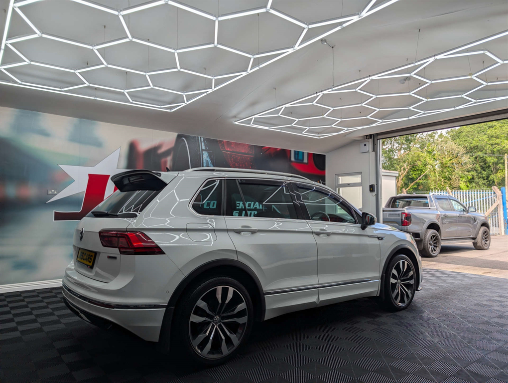 Volkswagen Tiguan R-line Tech Tdi 4Motion 4Wd Red #6