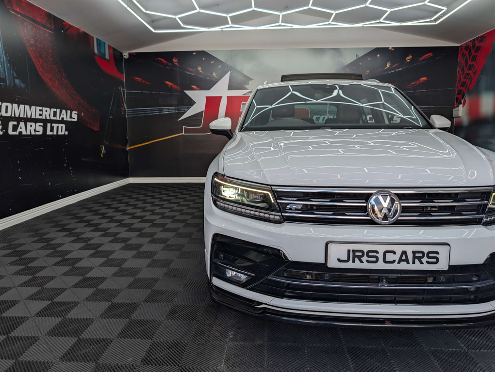 Volkswagen Tiguan R-line Tech Tdi 4Motion 4Wd Red #5