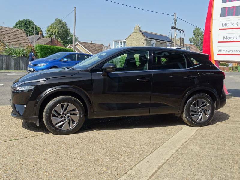 Nissan Qashqai 1.3 Dig-t Mh Acenta Premium - 2022 72 DN72CVU Black #3