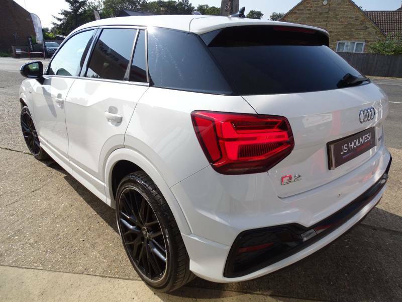Audi Q2 35 Tfsi Black Edition - 2021 71 MV71YZH White #4