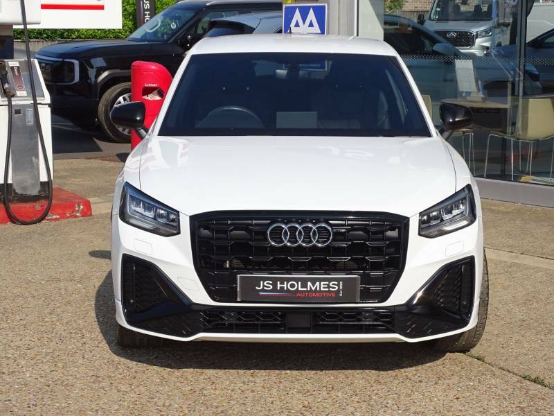Audi Q2 35 Tfsi Black Edition - 2021 71 MV71YZH White #2