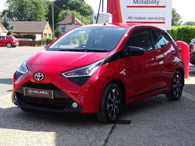 Toyota Aygo 1.0 Vvt-i X-trend Tss X-shift Red #2