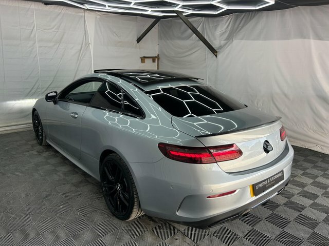 Mercedes-Benz E Class 2.0 E220d Amg Line Night Edition Premium Plus Co RE70FYC Black #4