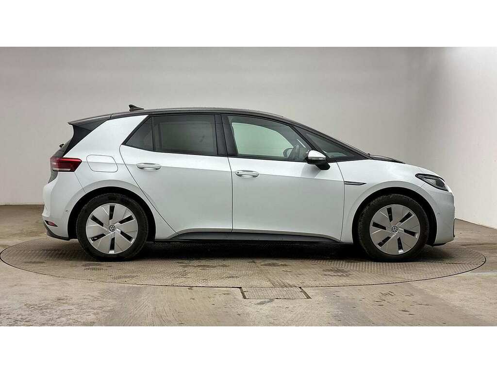 Volkswagen ID.3 Pro Performance 58Kwh Family Hatchback Electri White #4